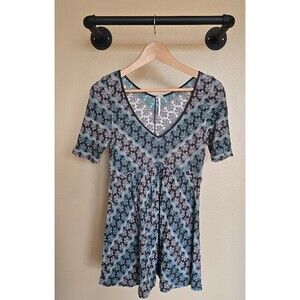 Free People v neck short sleeve tunic women's size medium